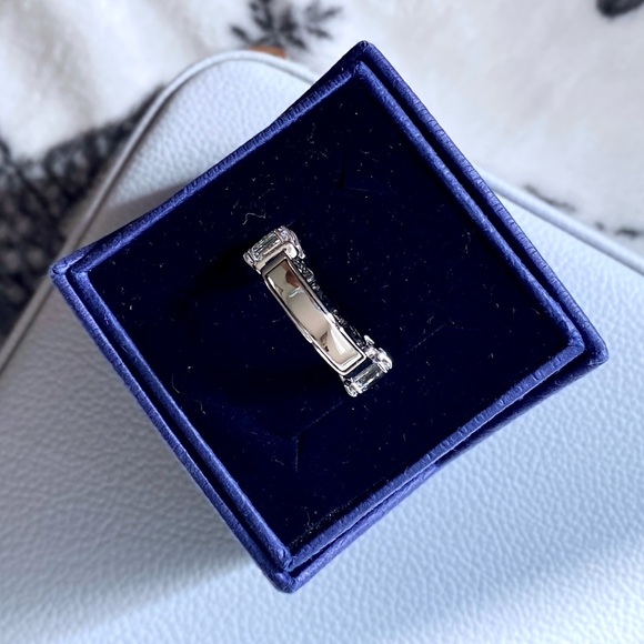 Swarovski “Millenia” Ear Cuff - Picture 8 of 10